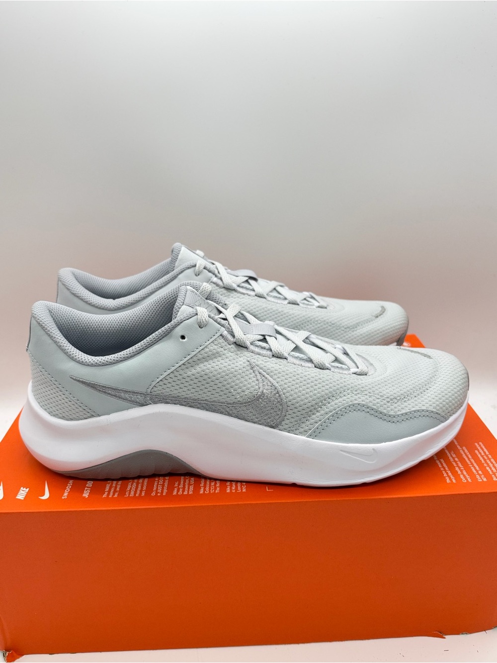 Nike Legend Essential 3 Pure Platinum DM1119-004 Women’s Size 11